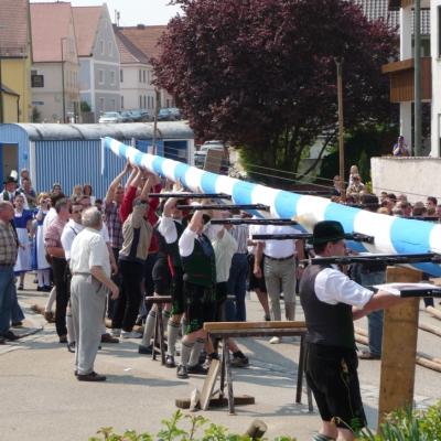 09 Maibaum